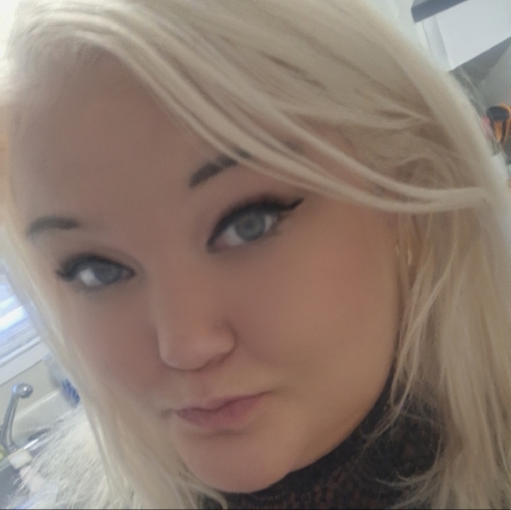 Meet your Posher, April
